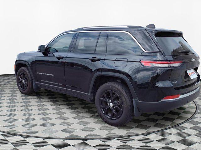 used 2024 Jeep Grand Cherokee car, priced at $36,997
