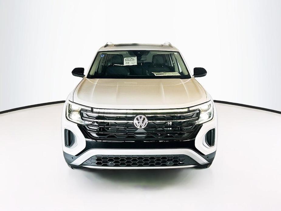 new 2024 Volkswagen Atlas car, priced at $50,492