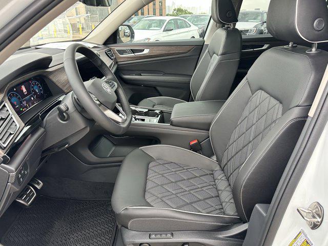 new 2025 Volkswagen Atlas car, priced at $54,181