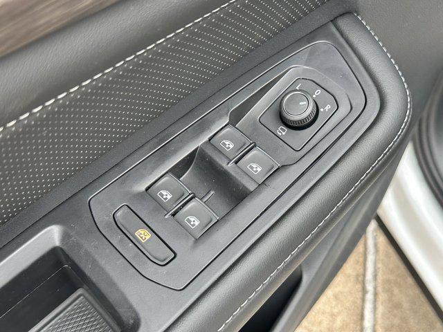 new 2025 Volkswagen Atlas car, priced at $54,181