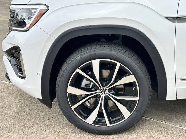 new 2025 Volkswagen Atlas car, priced at $54,181