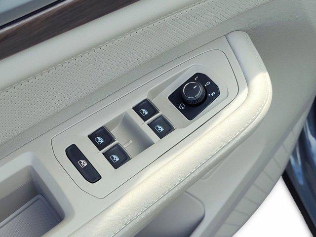 new 2025 Volkswagen Atlas car, priced at $54,781