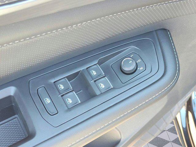 new 2025 Volkswagen Atlas Cross Sport car, priced at $38,302