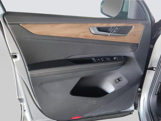 new 2025 Volkswagen Atlas car, priced at $44,701