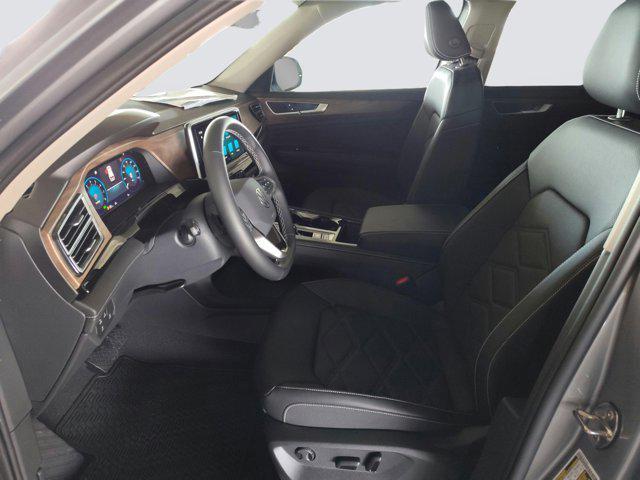 new 2025 Volkswagen Atlas car, priced at $44,701
