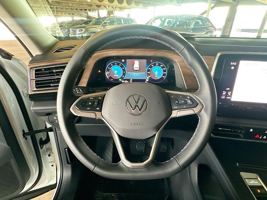 new 2024 Volkswagen Atlas car, priced at $40,622