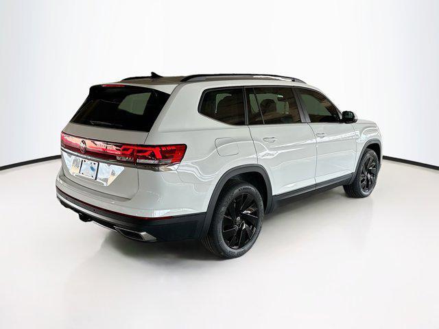 new 2024 Volkswagen Atlas car, priced at $43,112