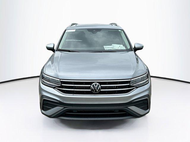 new 2024 Volkswagen Tiguan car, priced at $33,202