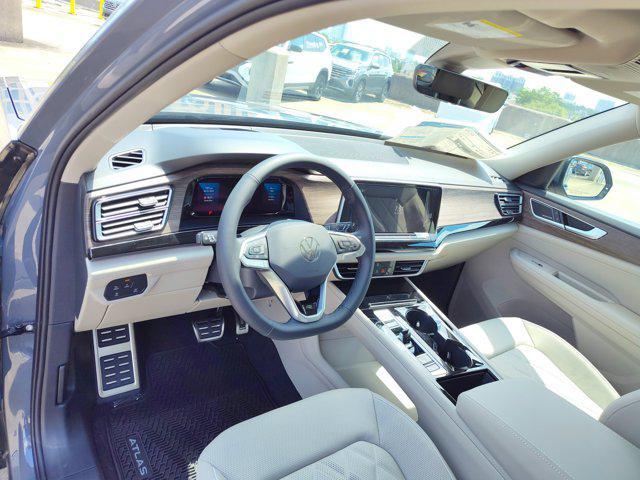 new 2025 Volkswagen Atlas car, priced at $54,781