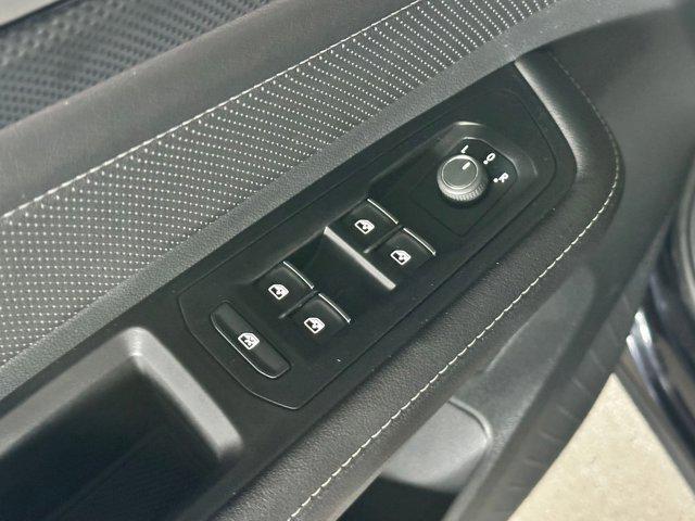 new 2026 Volkswagen Atlas Cross Sport car, priced at $50,601