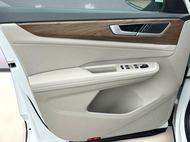 new 2025 Volkswagen Atlas car, priced at $39,081