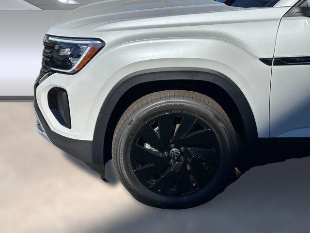 new 2026 Volkswagen Atlas Cross Sport car, priced at $45,211