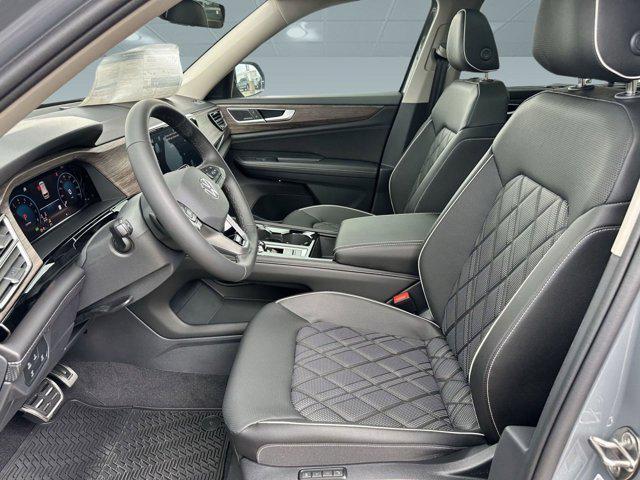 new 2025 Volkswagen Atlas car, priced at $50,352