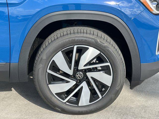 new 2025 Volkswagen Atlas car, priced at $44,711