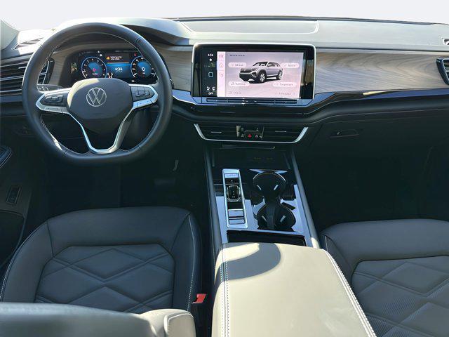 new 2025 Volkswagen Atlas car, priced at $44,102