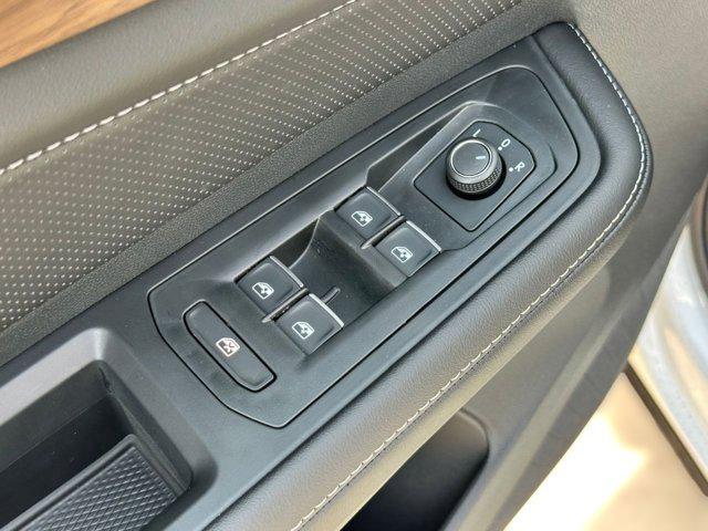 new 2026 Volkswagen Atlas car, priced at $40,801