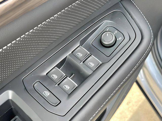 new 2025 Volkswagen Atlas car, priced at $50,041