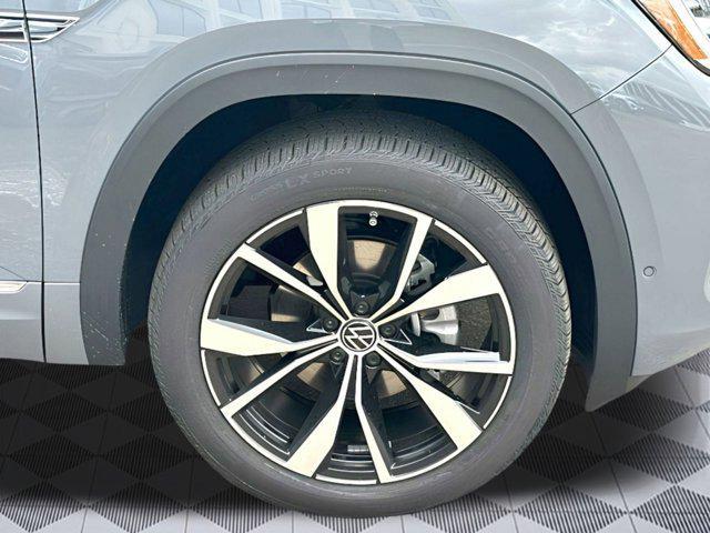 new 2025 Volkswagen Atlas Cross Sport car, priced at $53,372