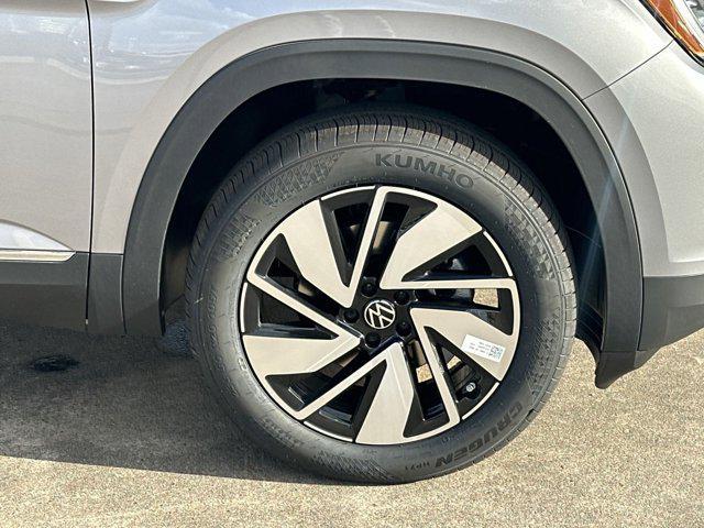 new 2025 Volkswagen Atlas car, priced at $49,670