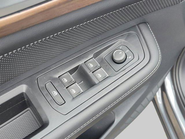 new 2025 Volkswagen Atlas car, priced at $44,231