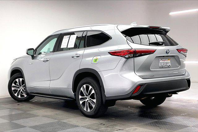 used 2020 Toyota Highlander Hybrid car, priced at $40,782