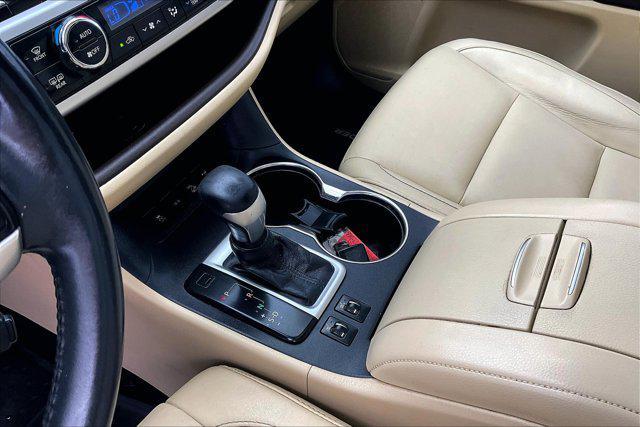 used 2016 Toyota Highlander car, priced at $19,683