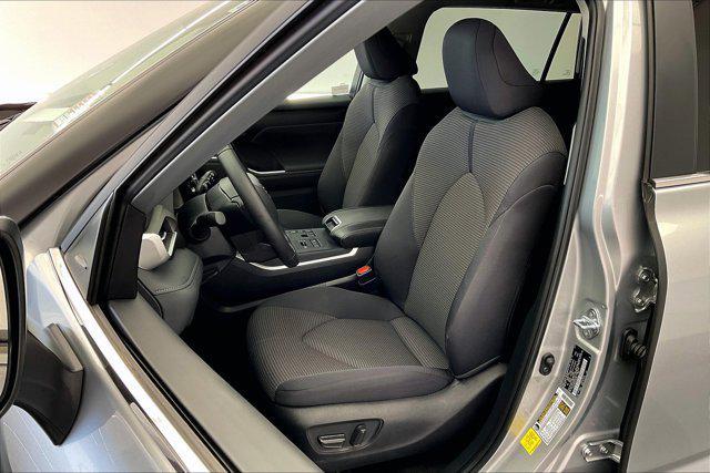 used 2025 Toyota Highlander car, priced at $42,990