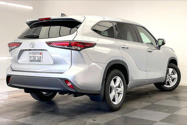 used 2025 Toyota Highlander car, priced at $42,990