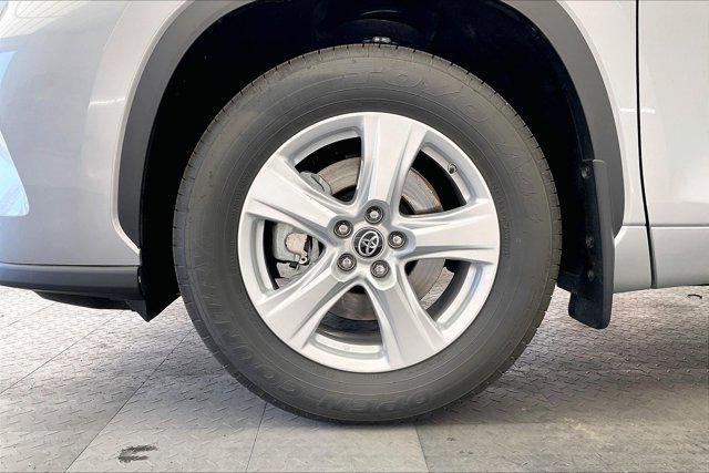 used 2025 Toyota Highlander car, priced at $42,990