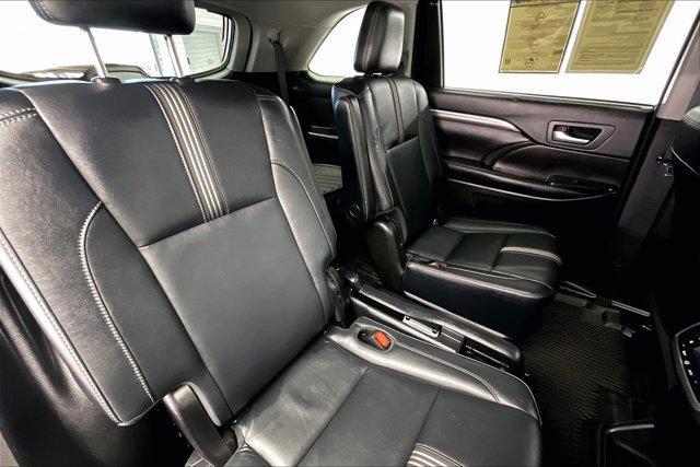 used 2018 Toyota Highlander car, priced at $29,311