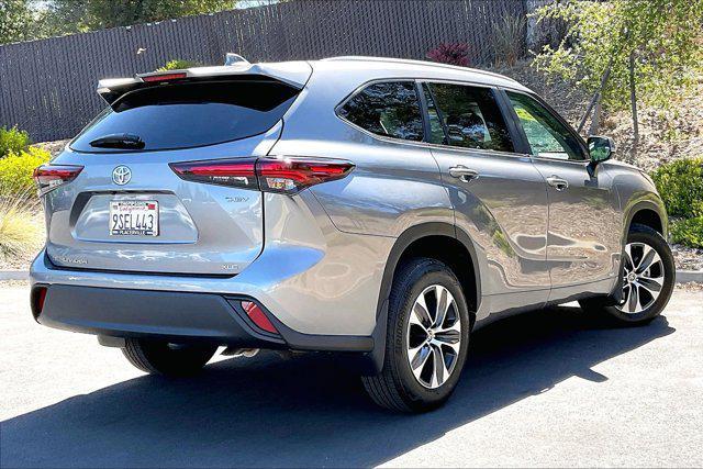 used 2025 Toyota Highlander Hybrid car, priced at $51,775