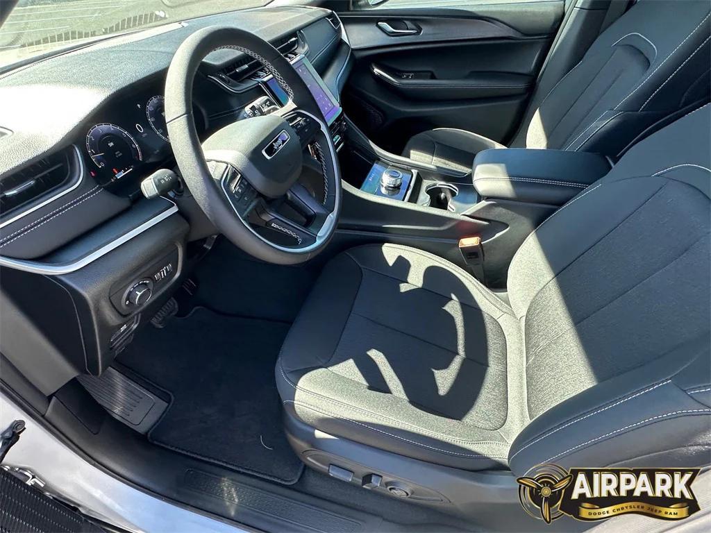 new 2025 Jeep Grand Cherokee car, priced at $43,420