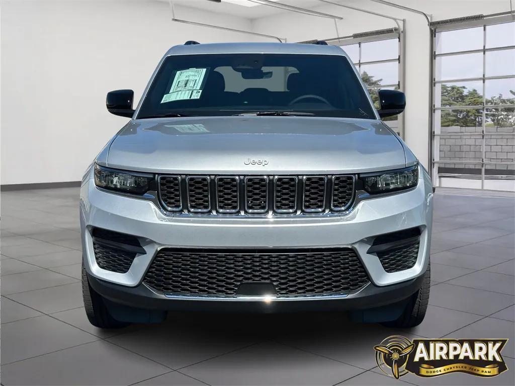 new 2025 Jeep Grand Cherokee car, priced at $43,420
