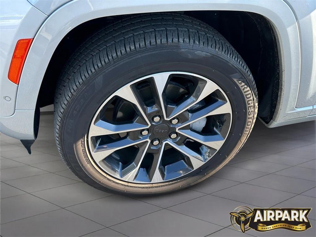 new 2025 Jeep Grand Cherokee car, priced at $65,235