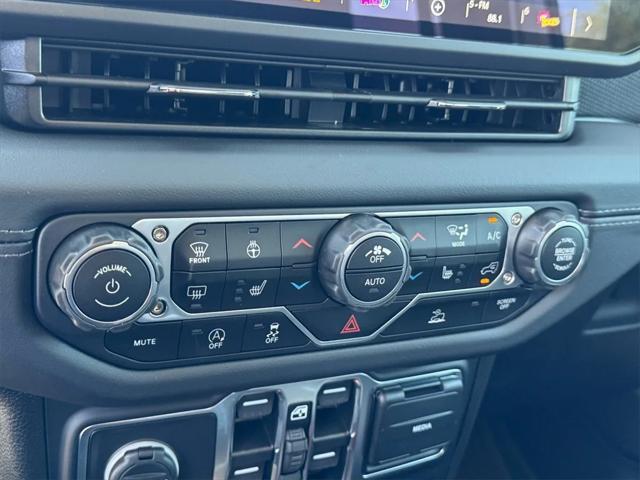 new 2025 Jeep Gladiator car, priced at $60,435