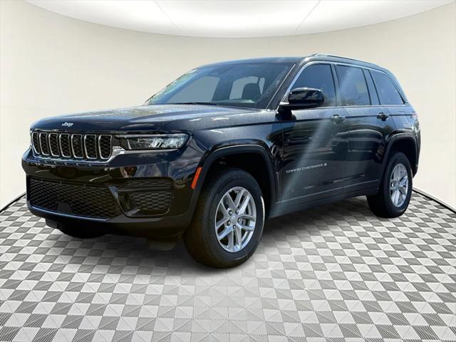 new 2025 Jeep Grand Cherokee car, priced at $40,175