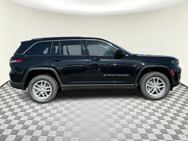 new 2025 Jeep Grand Cherokee car, priced at $40,175