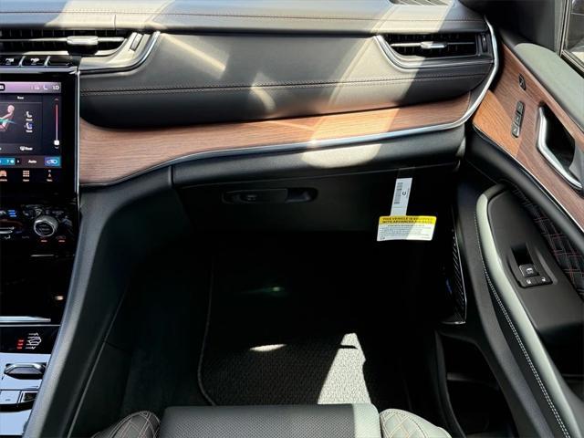 new 2025 Jeep Grand Cherokee car, priced at $67,425