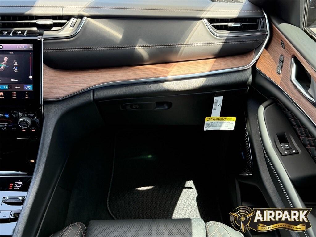 new 2025 Jeep Grand Cherokee car, priced at $67,425