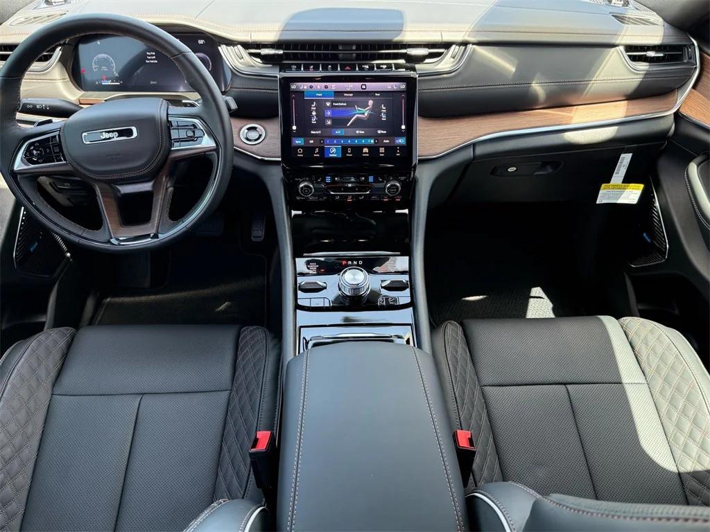new 2025 Jeep Grand Cherokee car, priced at $67,425