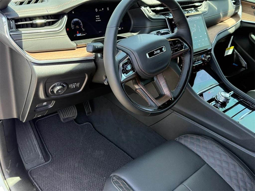 new 2025 Jeep Grand Cherokee car, priced at $67,425