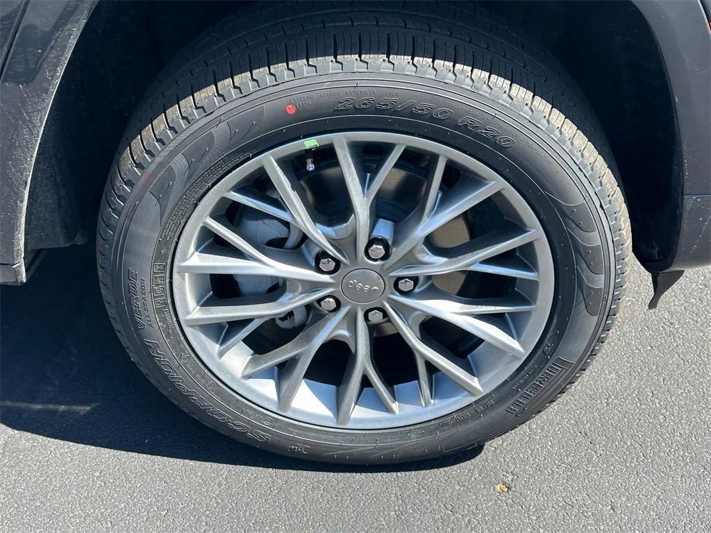 new 2025 Jeep Grand Cherokee car, priced at $67,425