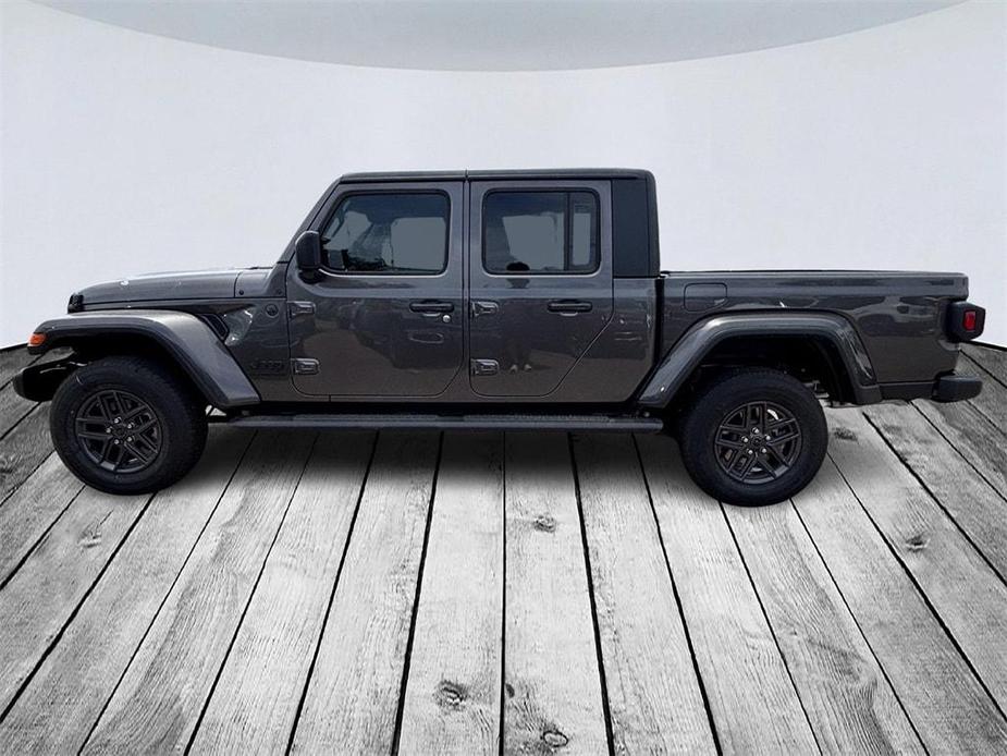 new 2024 Jeep Gladiator car, priced at $46,425