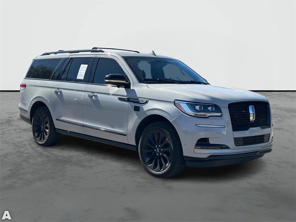 used 2022 Lincoln Navigator car, priced at $47,999