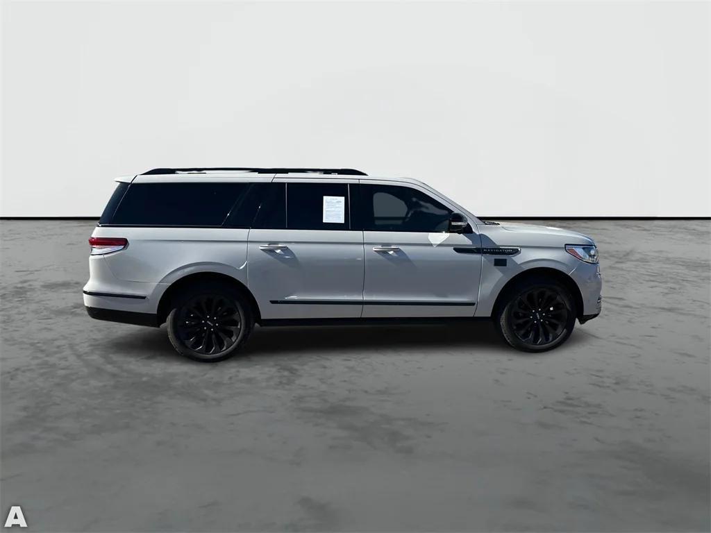 used 2022 Lincoln Navigator car, priced at $47,999