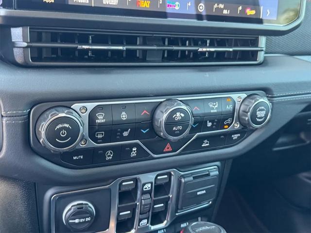 new 2025 Jeep Gladiator car, priced at $61,030