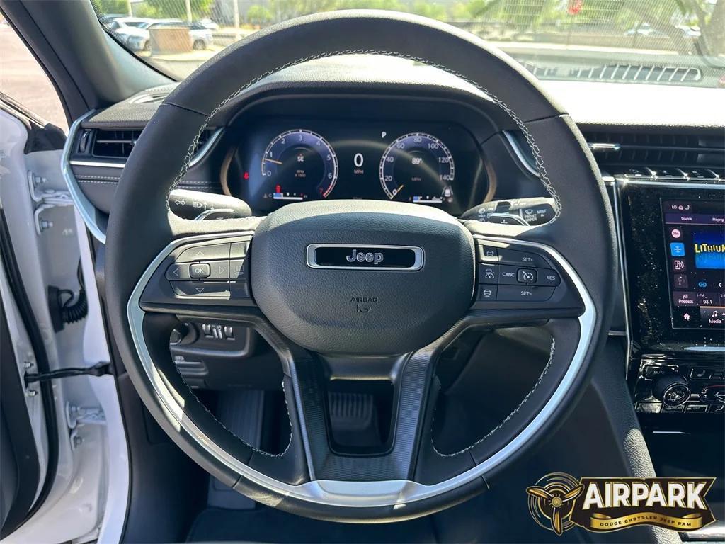 new 2025 Jeep Grand Cherokee car, priced at $42,825