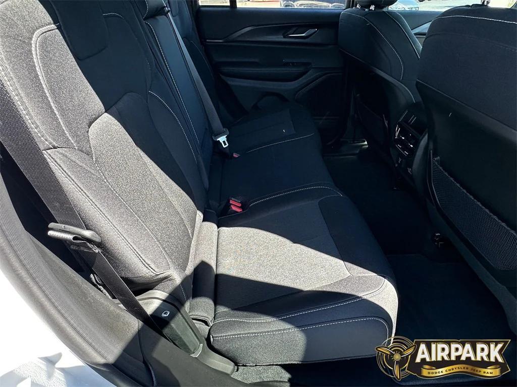 new 2025 Jeep Grand Cherokee car, priced at $42,825