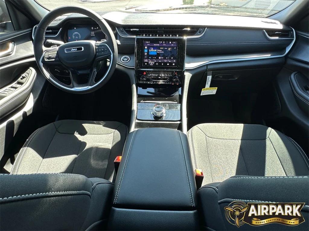 new 2025 Jeep Grand Cherokee car, priced at $42,825