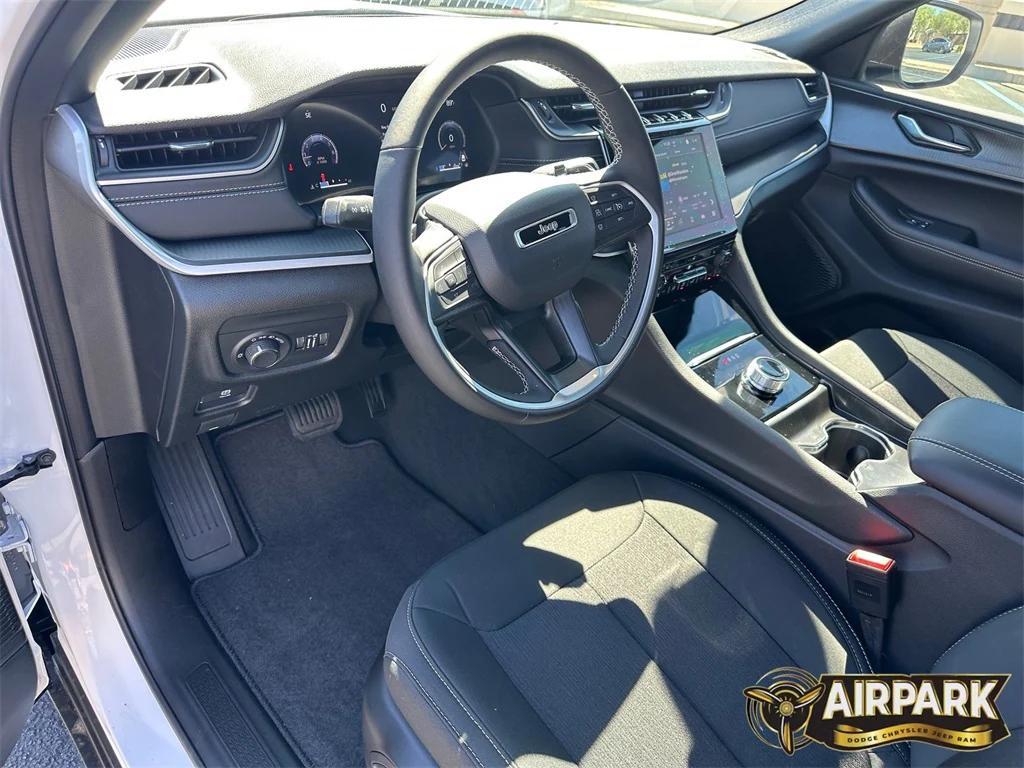 new 2025 Jeep Grand Cherokee car, priced at $42,825